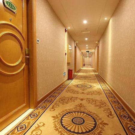 Vienna Classic Hotel Shenzhen Bantian Wuhe Avenue Екстер'єр фото