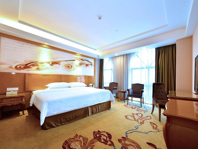Vienna Classic Hotel Shenzhen Bantian Wuhe Avenue Екстер'єр фото